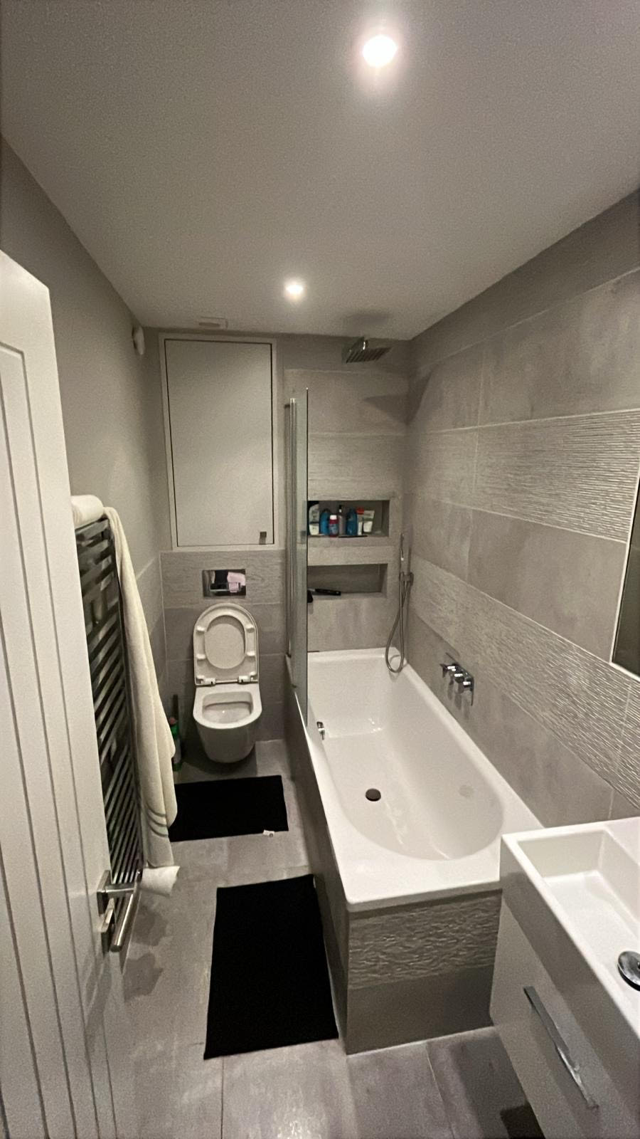 Professional bathroom cleaning service